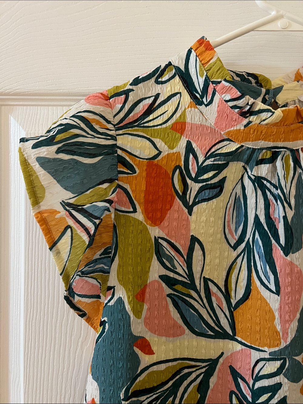 THML Multicolor Leaf-Print Ruffle Sleeve Top - Picture 2 of 7